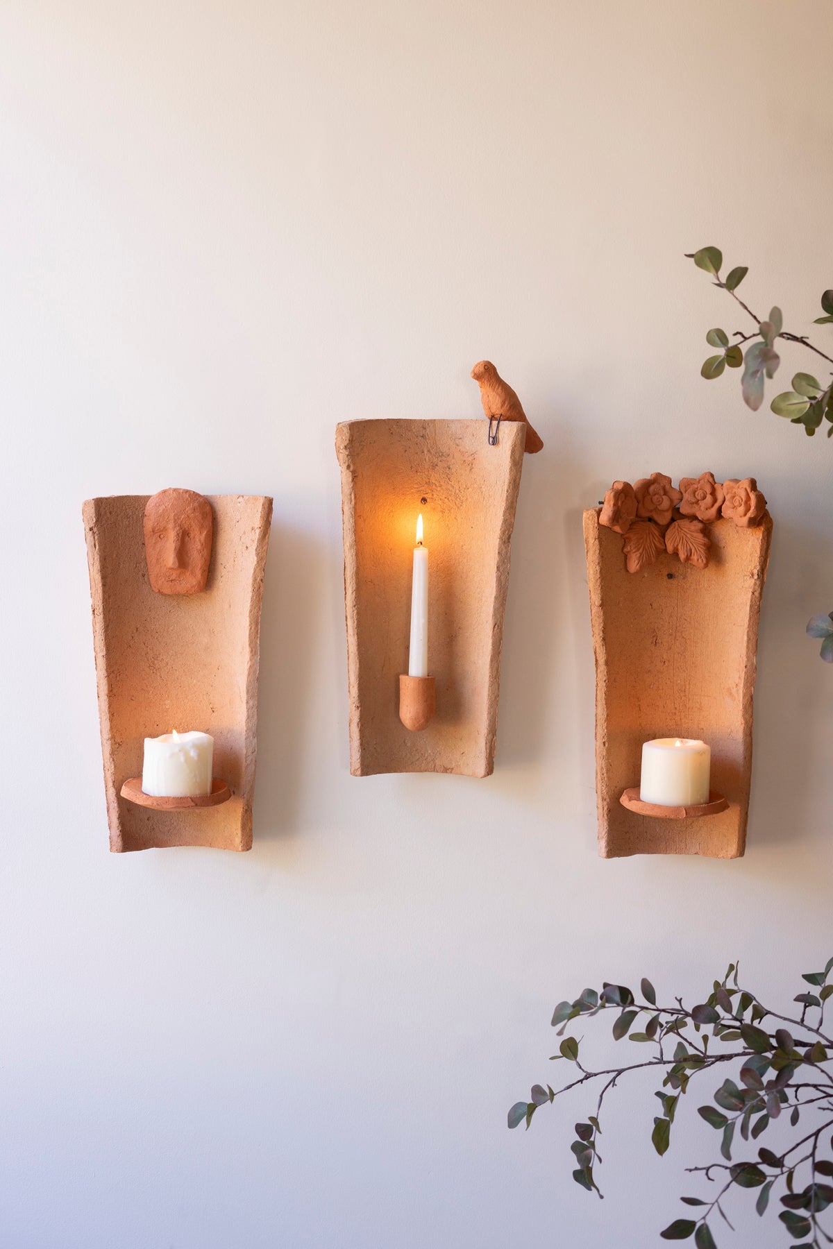 Clay Roofing Tile Pillar Holder with Flowers