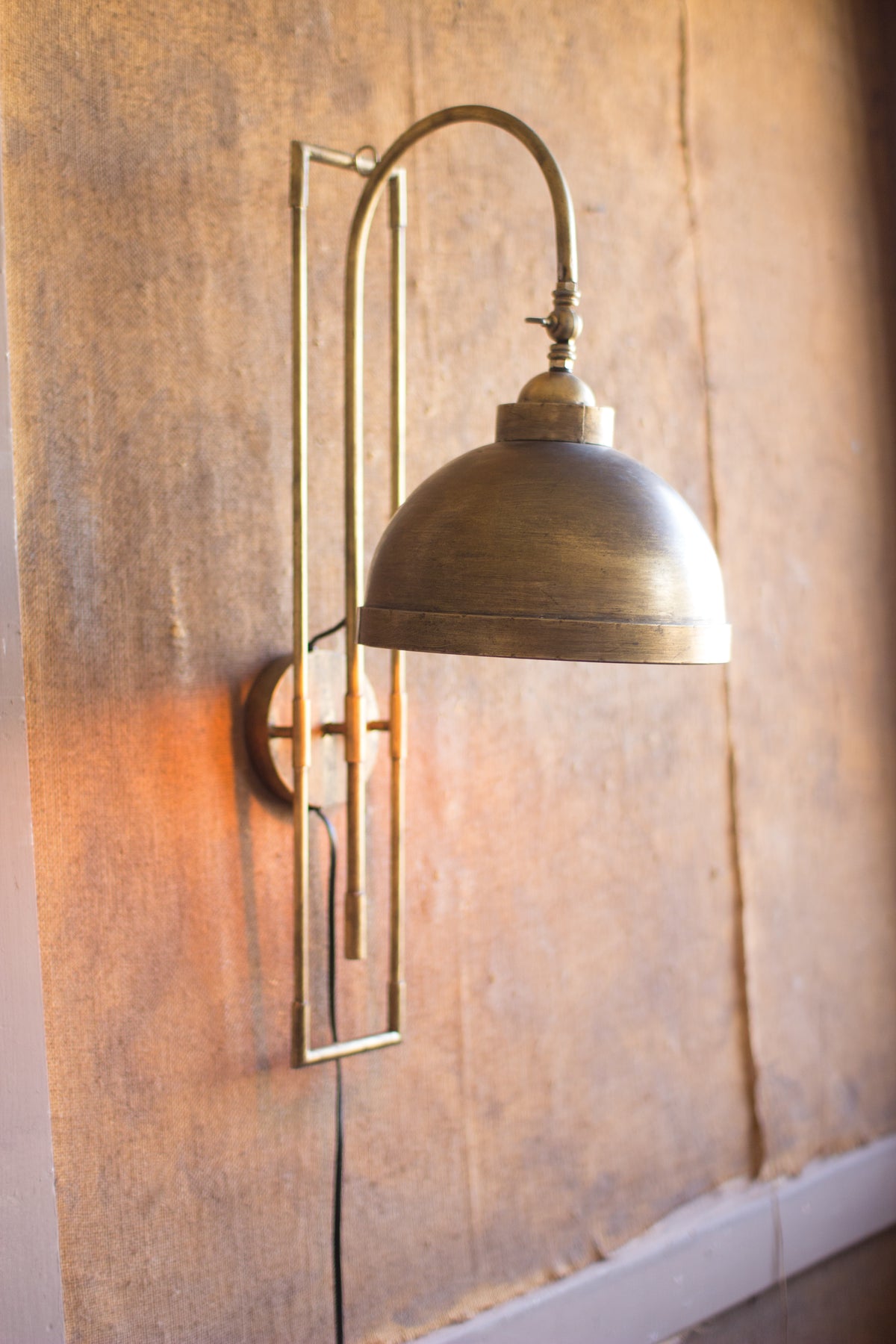 Metal Wall Light with Antique Brass Finish