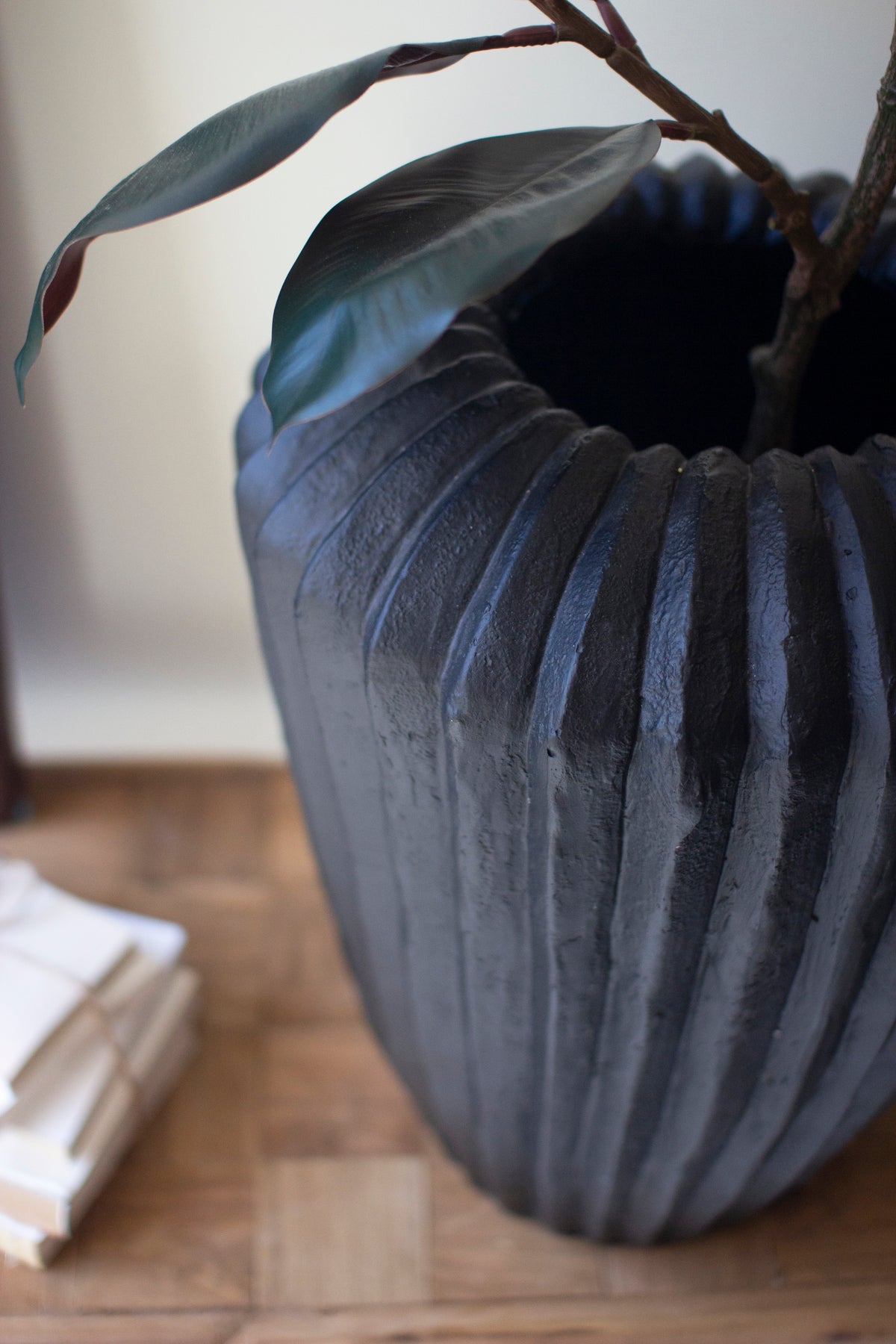 Stone Composite Urn - Black
