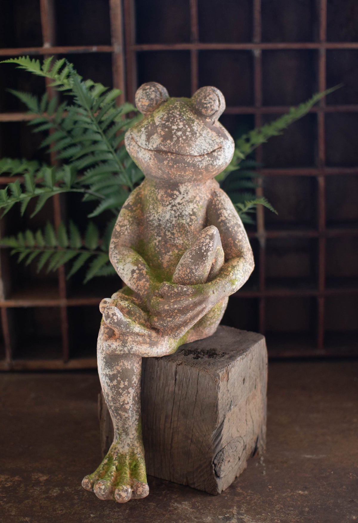 Faux Concrete Frog – SMALL