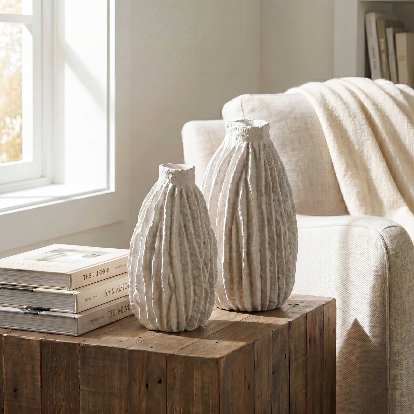 Ivory Ridge Vases Set/2