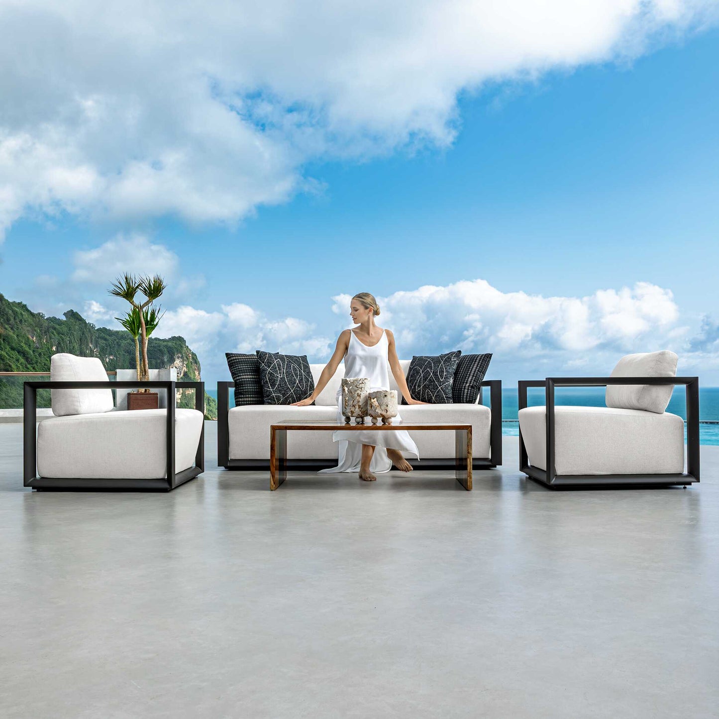 Loopy Loop Outdoor Onyx Pillow