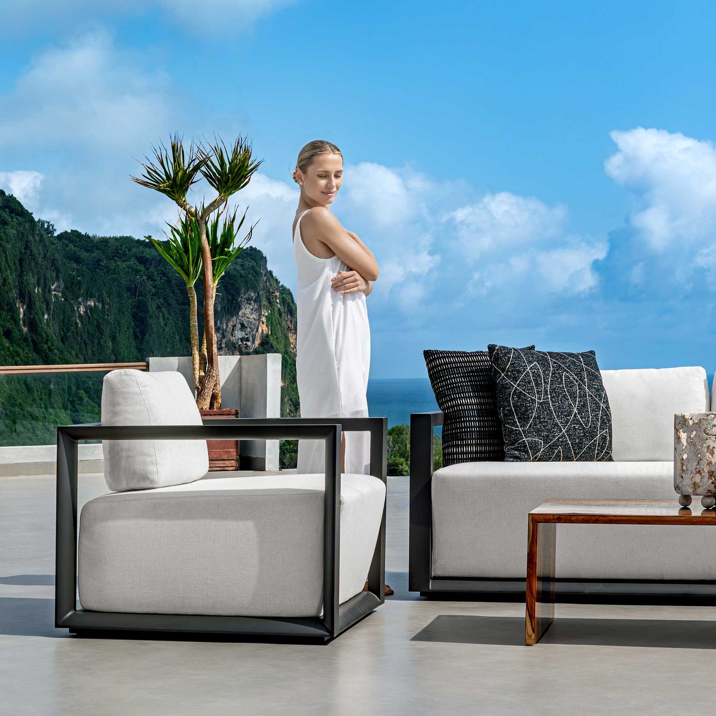 Loopy Loop Outdoor Onyx Pillow