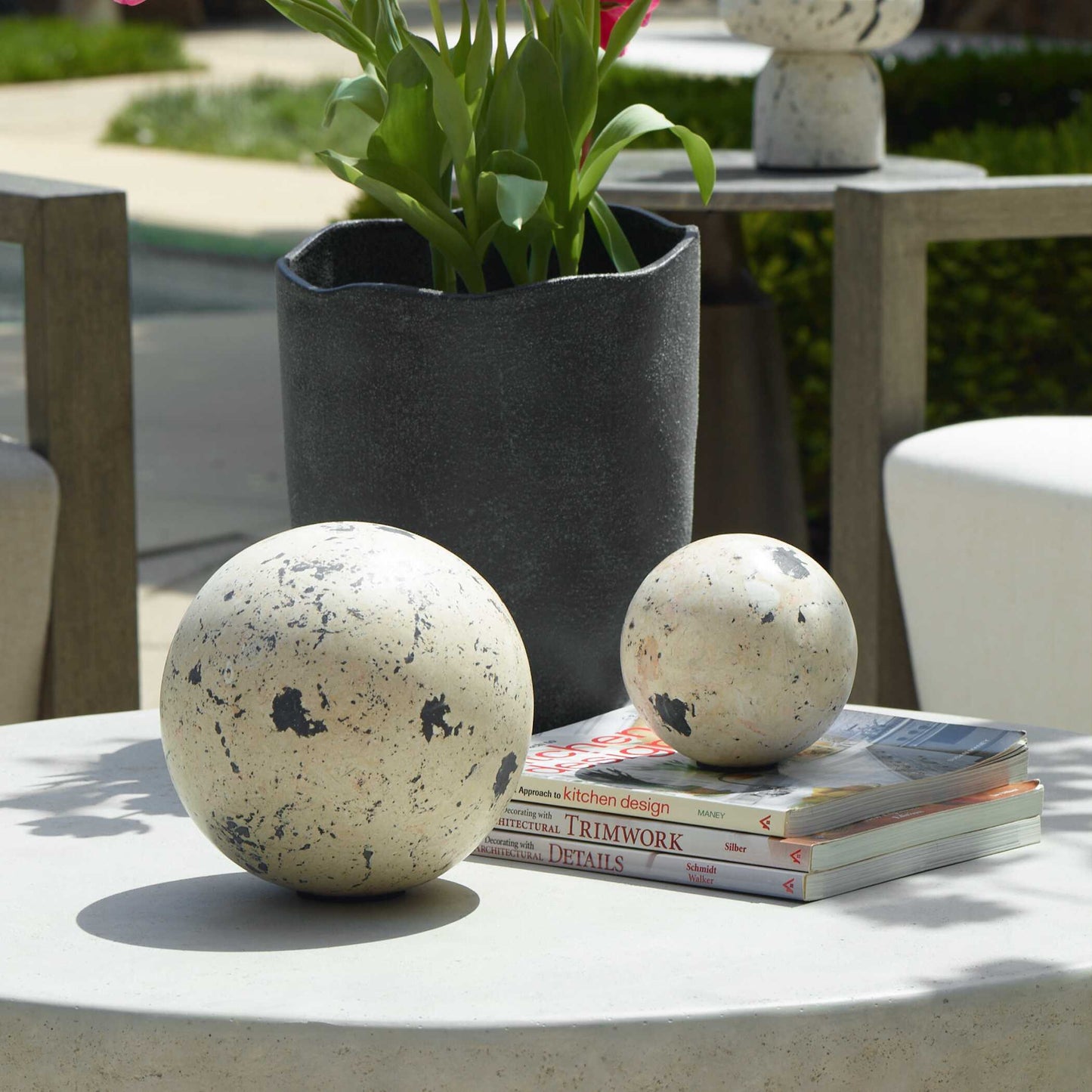 Nouveau Indoor-Outdoor Spheres Set/2