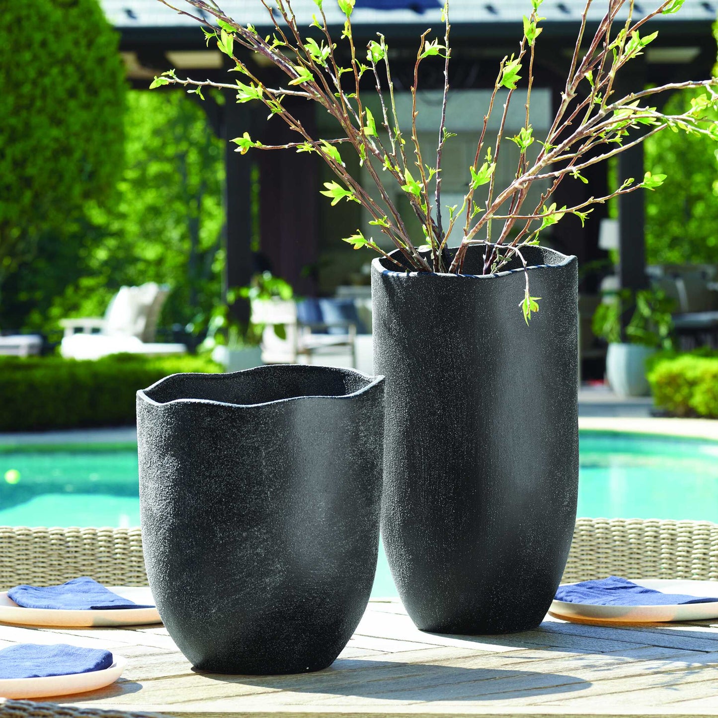 Komorebi Indoor-Outdoor Black Vases Set/2