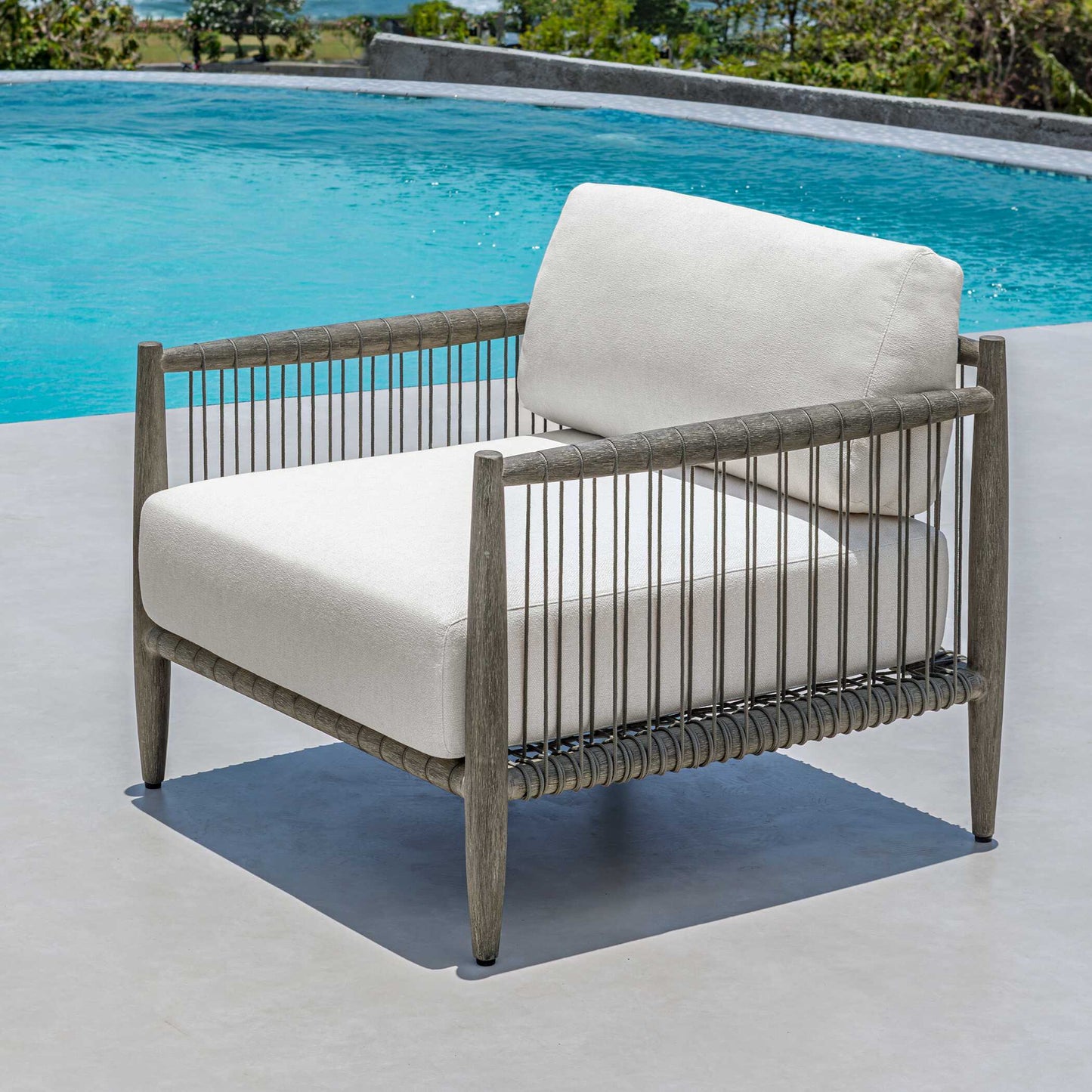 Borneo White Outdoor Lounge Chair