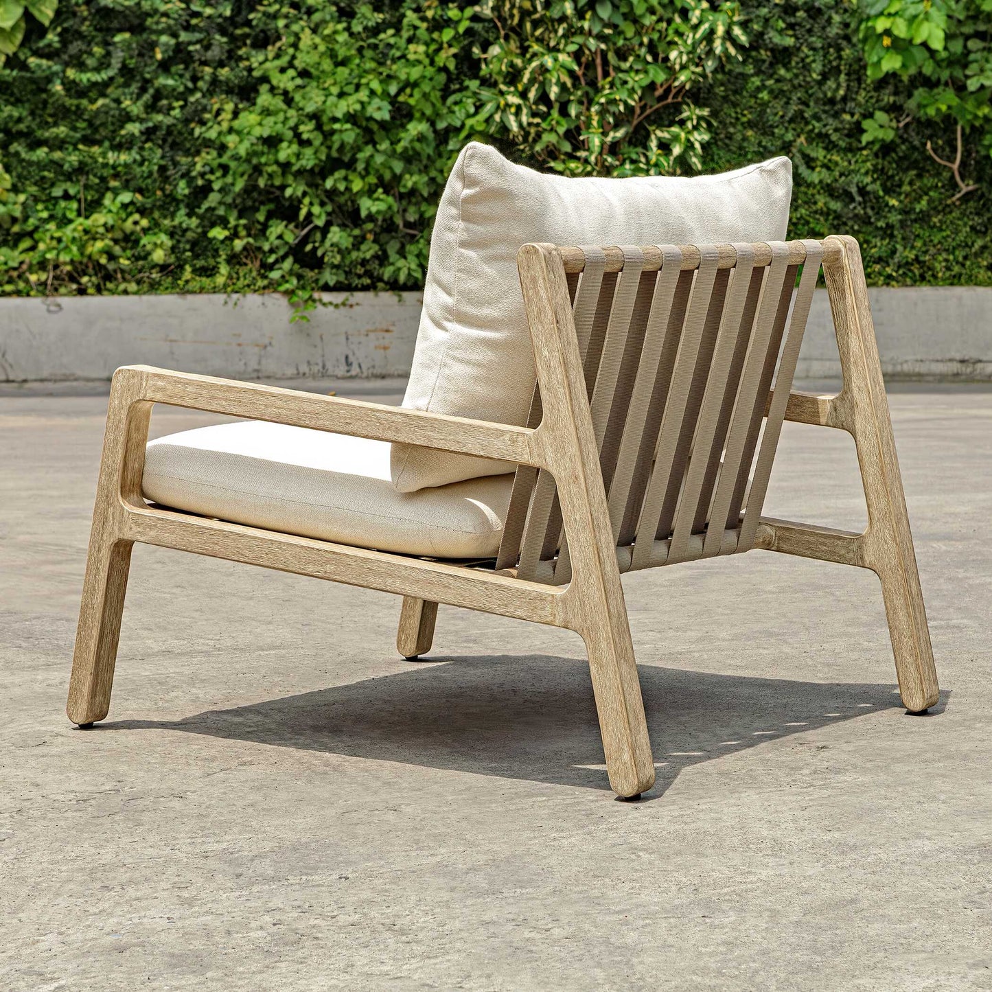 Strapped Outdoor Lounge Chair