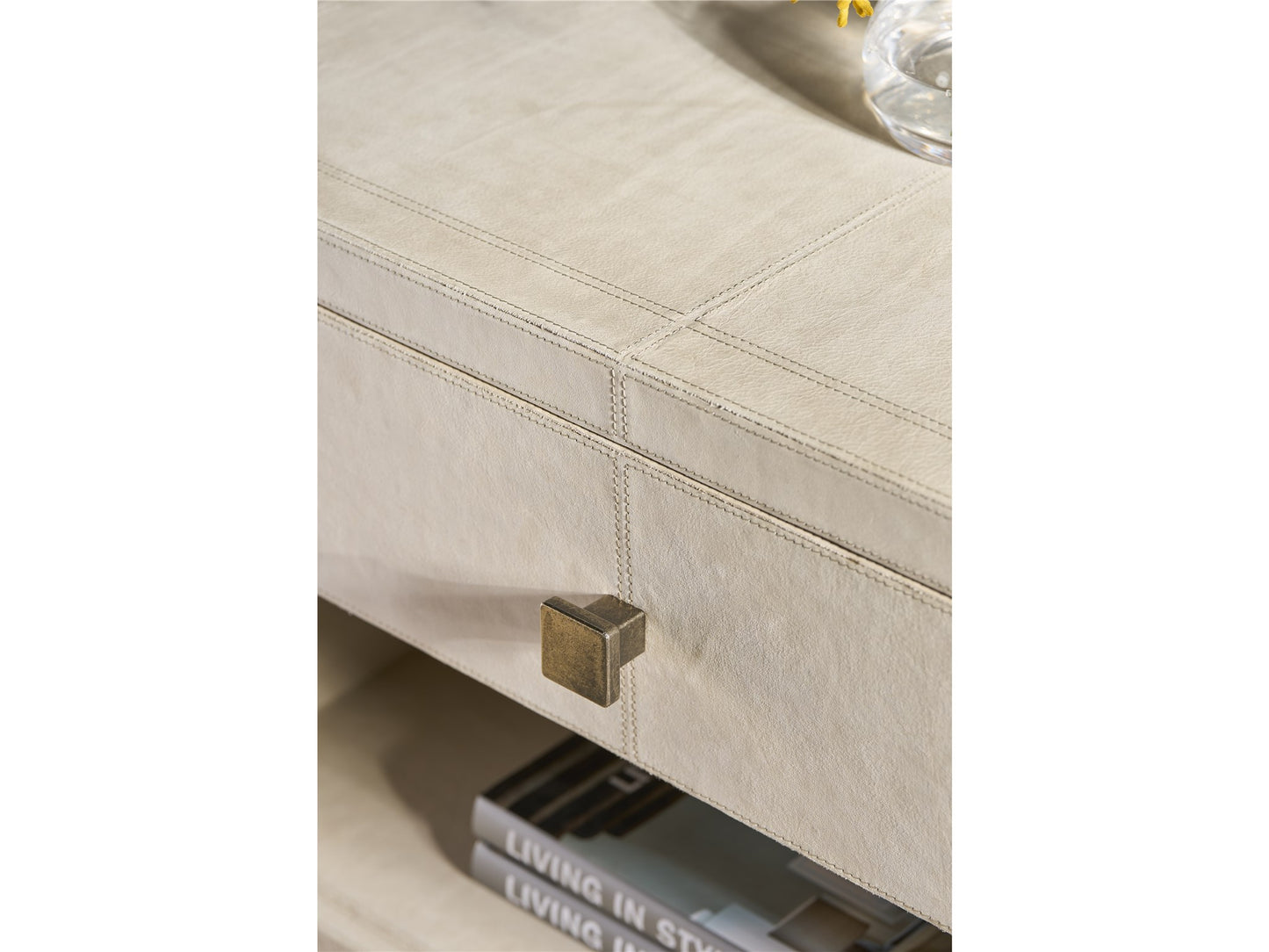 Lira Nightstand