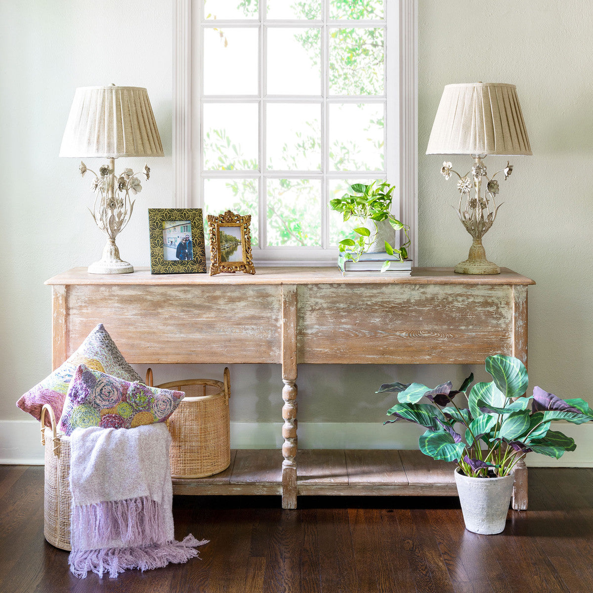 Spool Leg Console Table