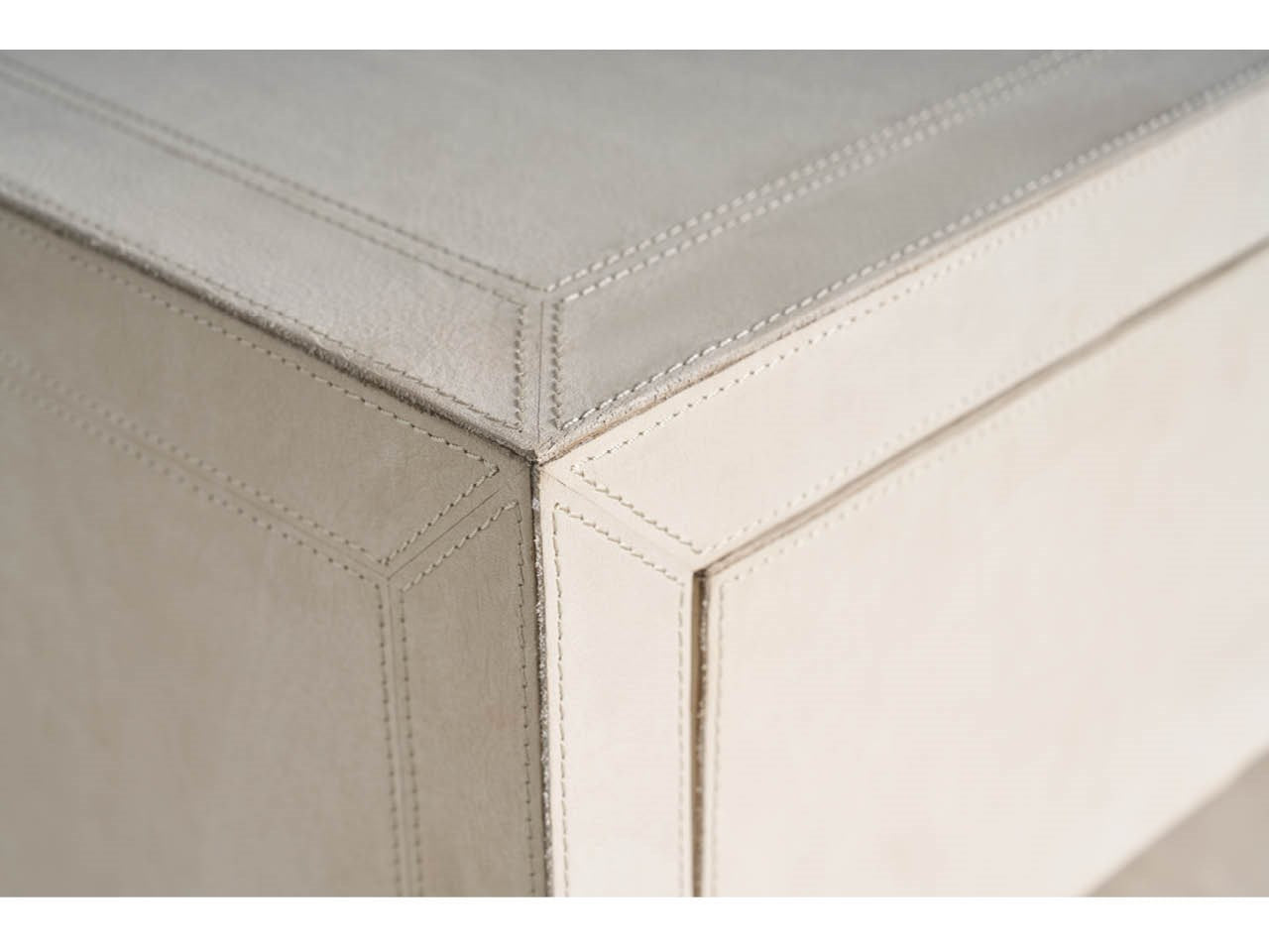 Lira Nightstand