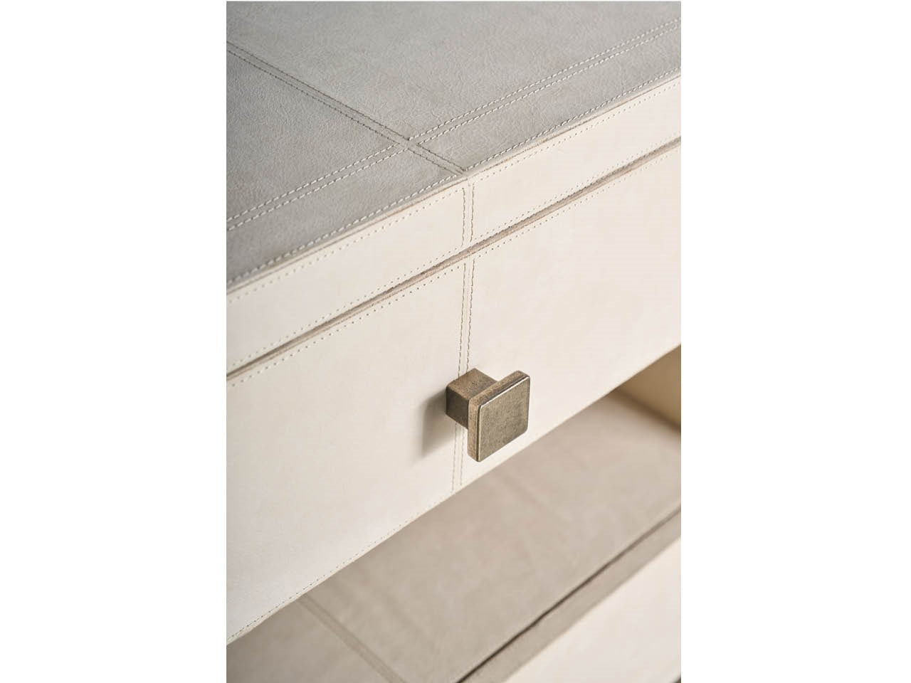 Lira Nightstand