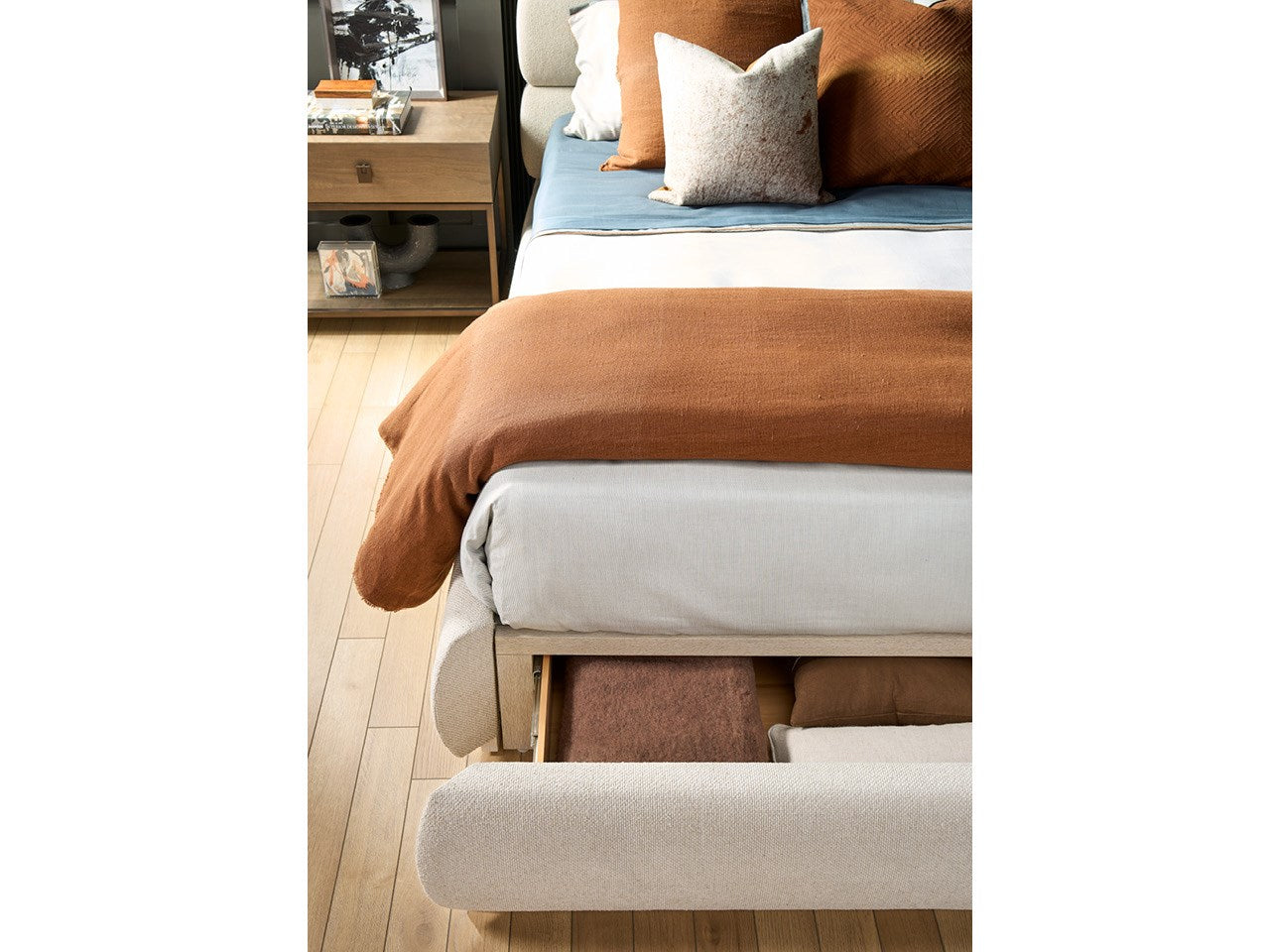 Horizon Storage Bed