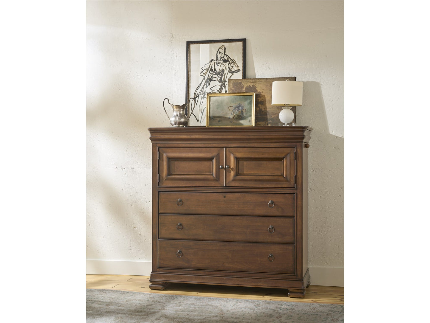 Dressing Chest