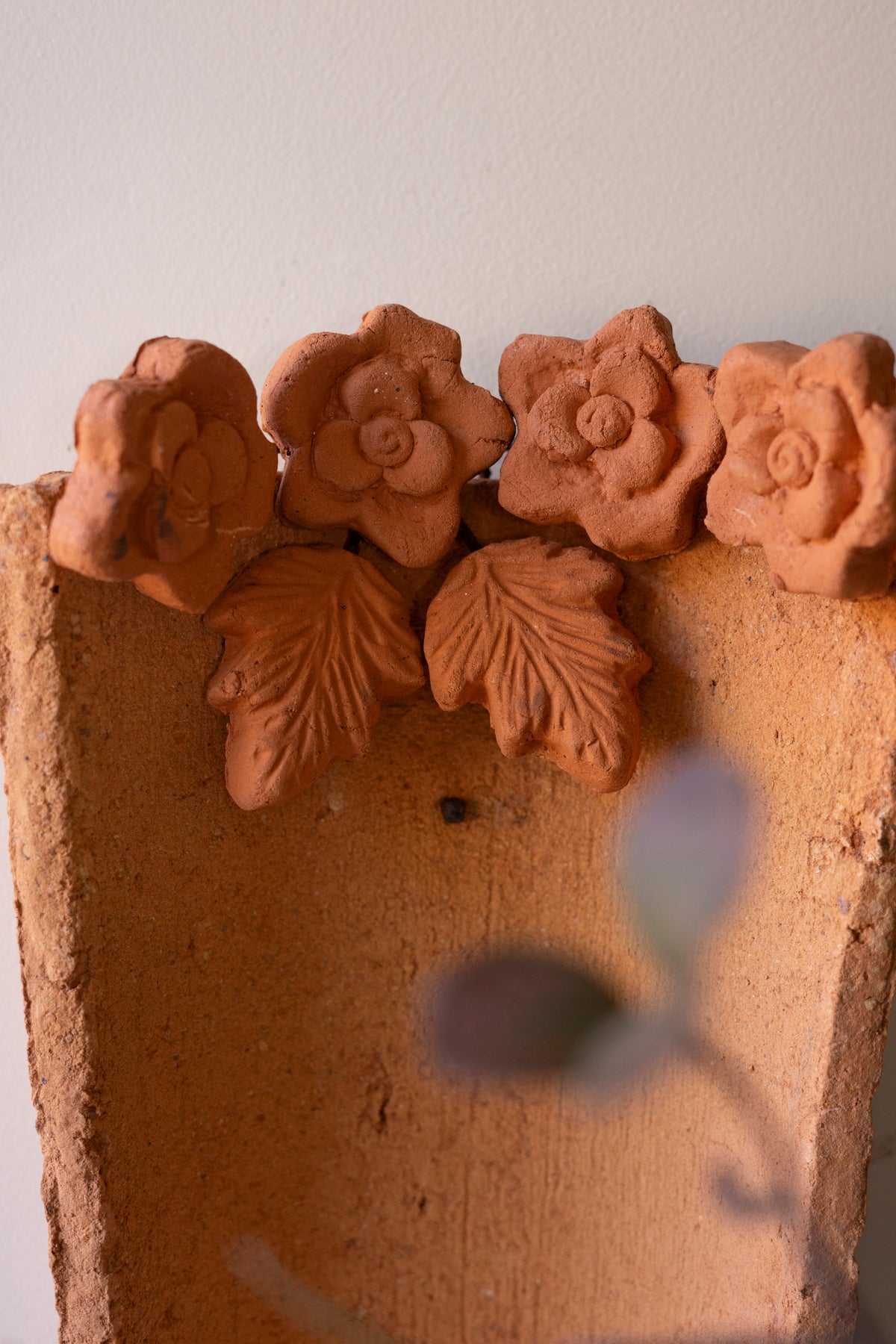 Clay Roofing Tile Pillar Holder with Flowers